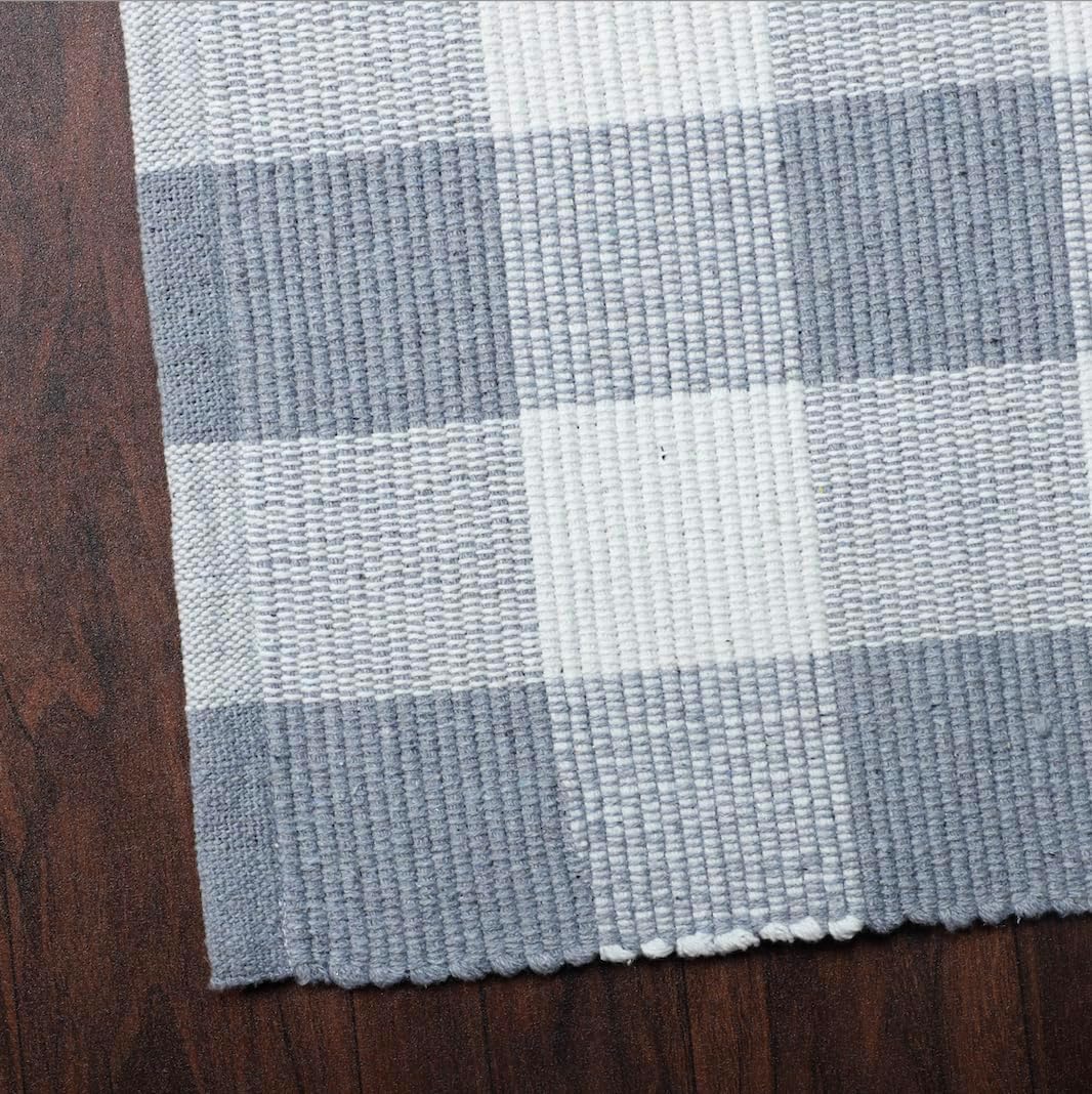 Plaid Cabin Charm - Machine Washable Area Rug