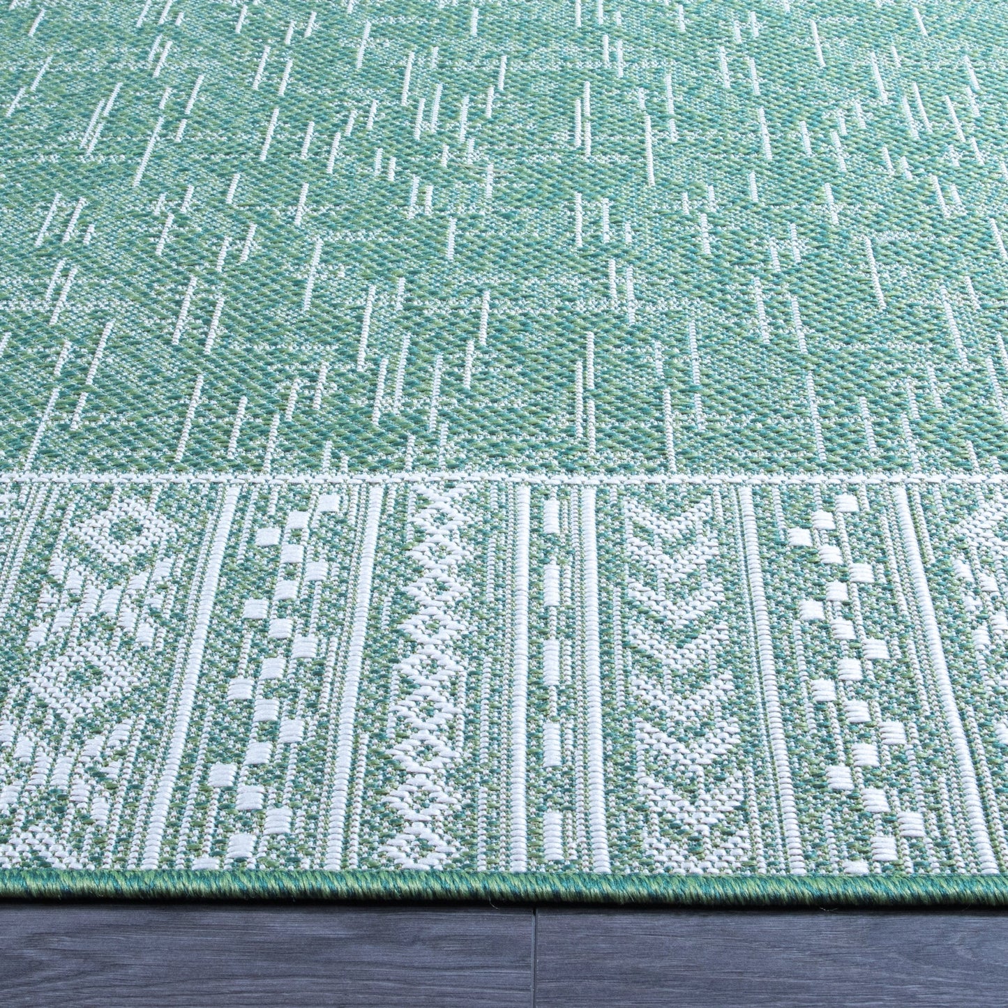 Jade Whisper - Machine-Washable Indoor/Outdoor Rug