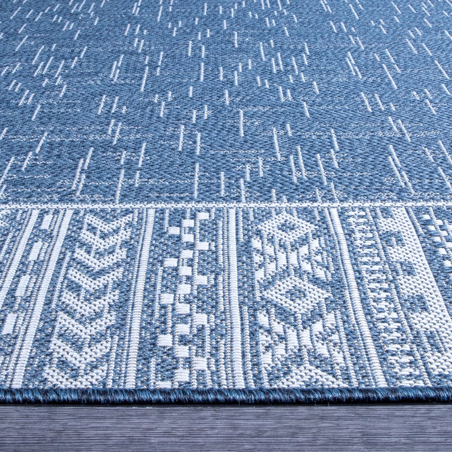 Indigo Waves - Machine-Washable Indoor/Outdoor Rug