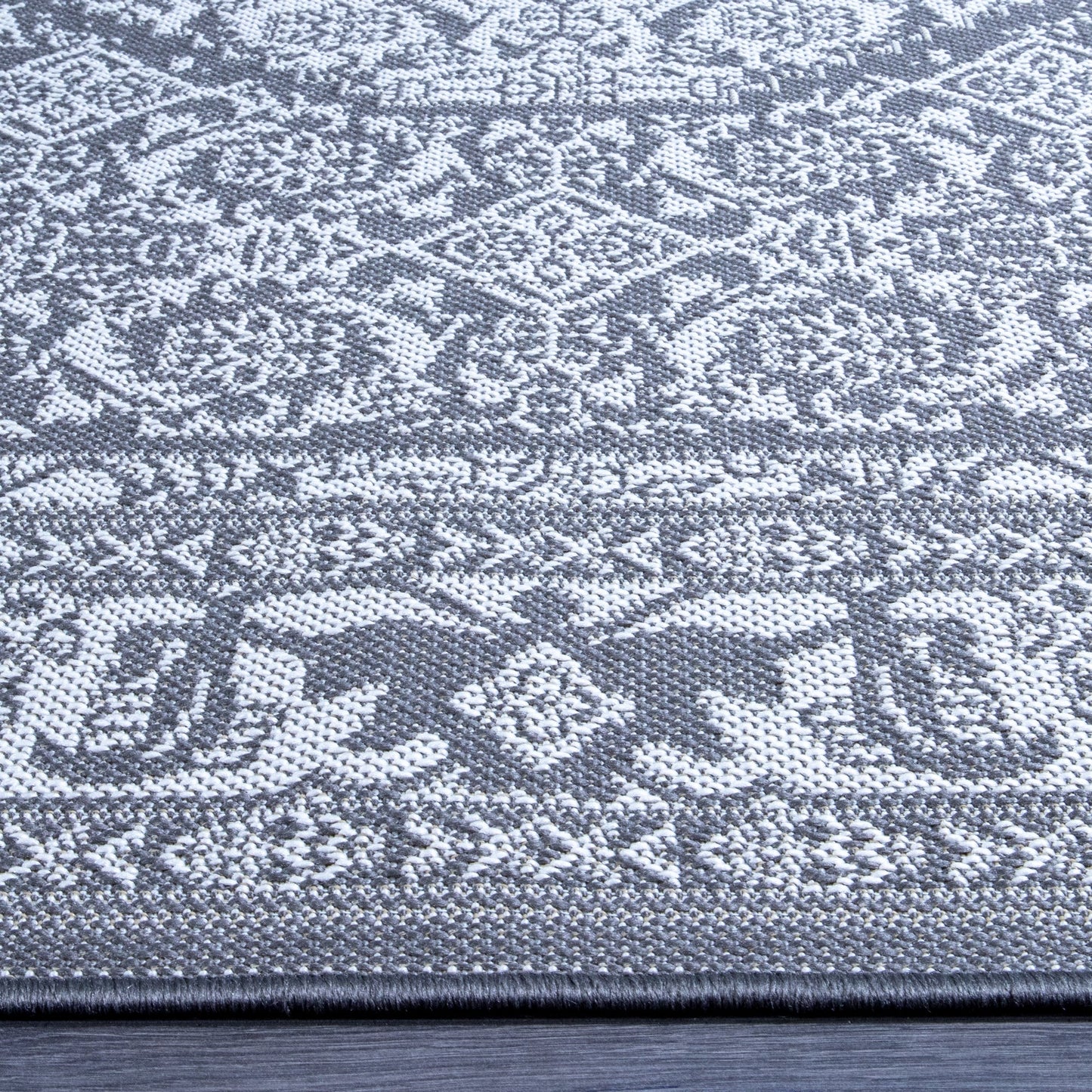 Silver Lining - Machine-Washable Indoor/Outdoor Rug