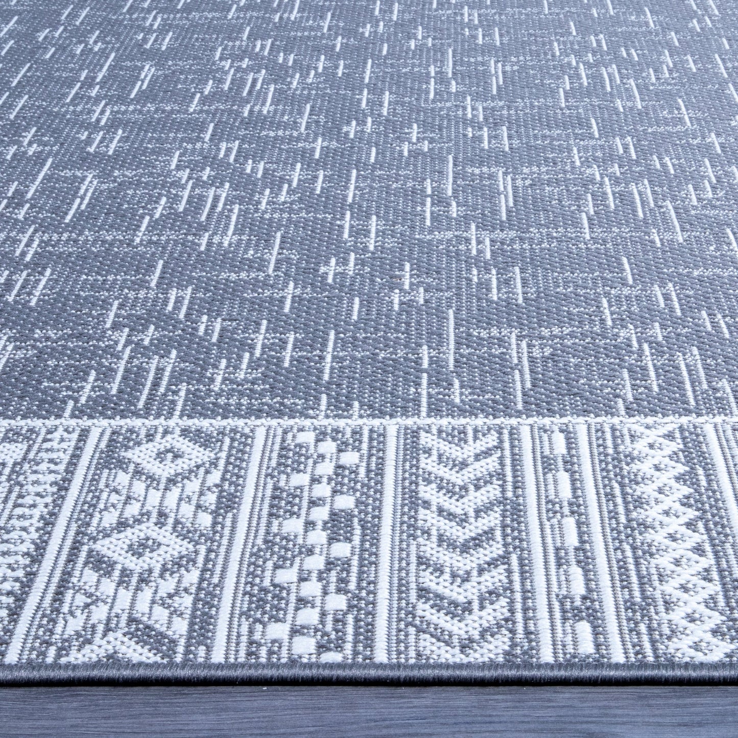 Stormy Horizon - Machine-Washable Indoor/Outdoor Rug