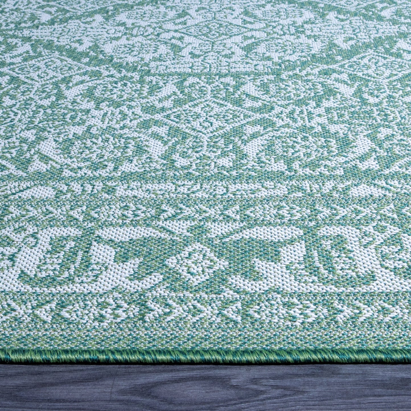 Mint Meadow - Machine-Washable Indoor/Outdoor Rug