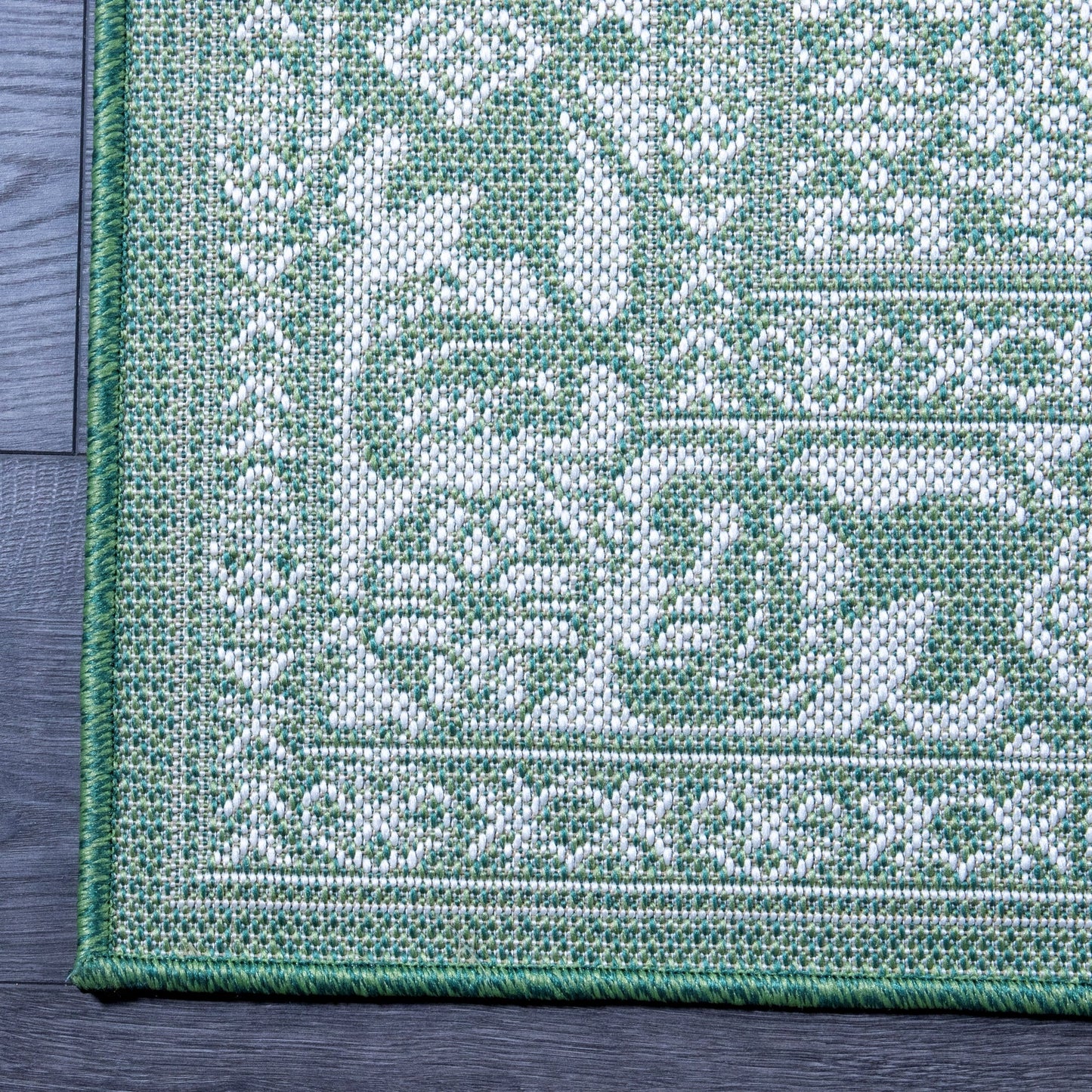 Mint Meadow - Machine-Washable Indoor/Outdoor Rug