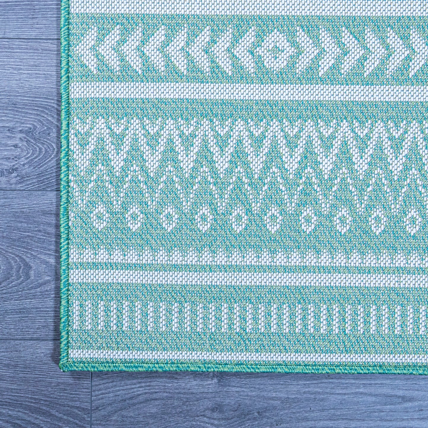 Emerald Oasis - Machine-Washable Indoor/Outdoor Rug