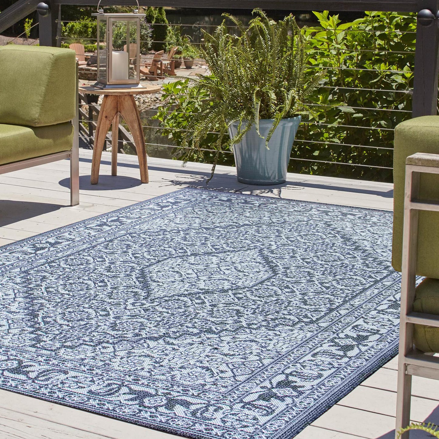 Shadow Whisper - Machine-Washable Indoor/Outdoor Rug